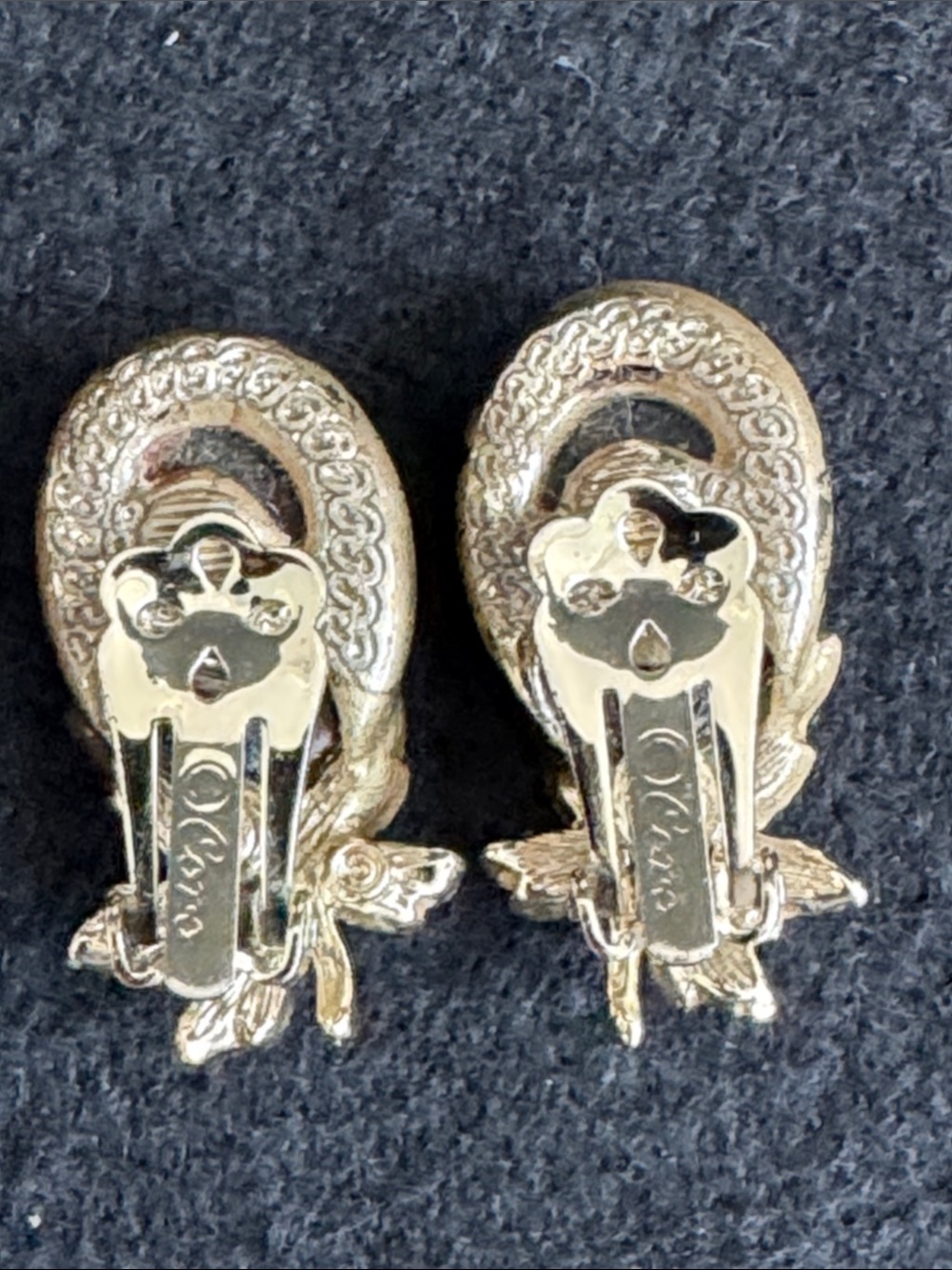 VTG Coro Clip on Earrings Art Glass Maple Leaf Gold Tone Signed - Picture 5 of 8